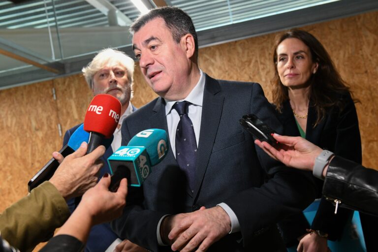 A Xunta sobre o grao de Medicamento na UDC: “Non é o marco adecuado tomar decisións de forma unilateral”