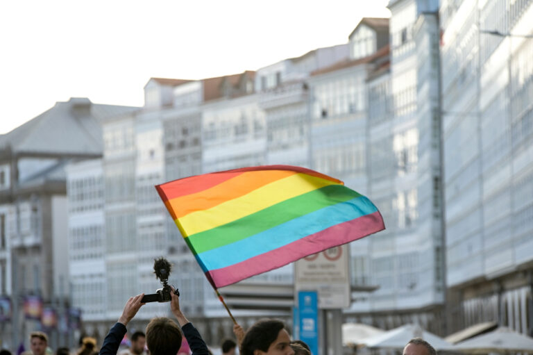 O club de lectura municipal ‘QUEERuña’, XXI Premio Marcela e Elisa da asociación LGTBI+ Alas A Coruña