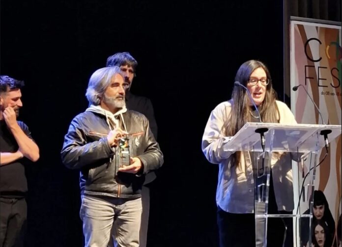 Alas Coruna recibindo o premio Samuel Luiz do Corufest