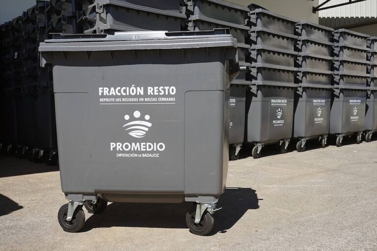Contedor-gris de fraccion resto de Badajoz