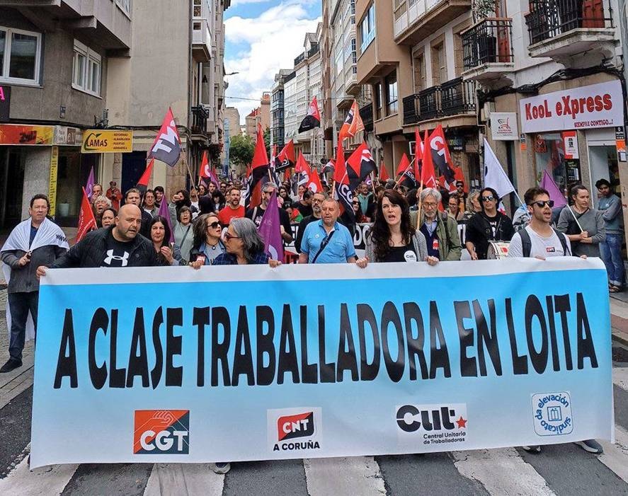 Manifestacion polo 1 de maio na Coruna de CGT, CNT, CUT e Sindicato de la Elevación