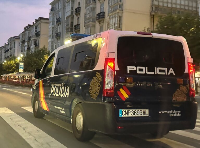 Detidas 12 persoas en 15 días por roubos con forza en establecimeintos da Coruña