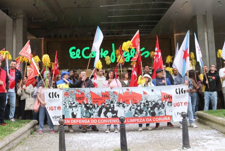 Mobilización diante do Corte Inglés do persoal de limpeza na Coruña “en defensa dun convenio”