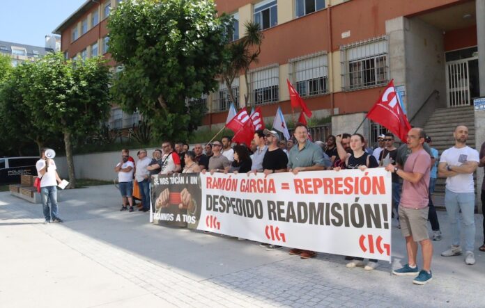 Concentracion da CIG polo despedimento en Ramon Garcia