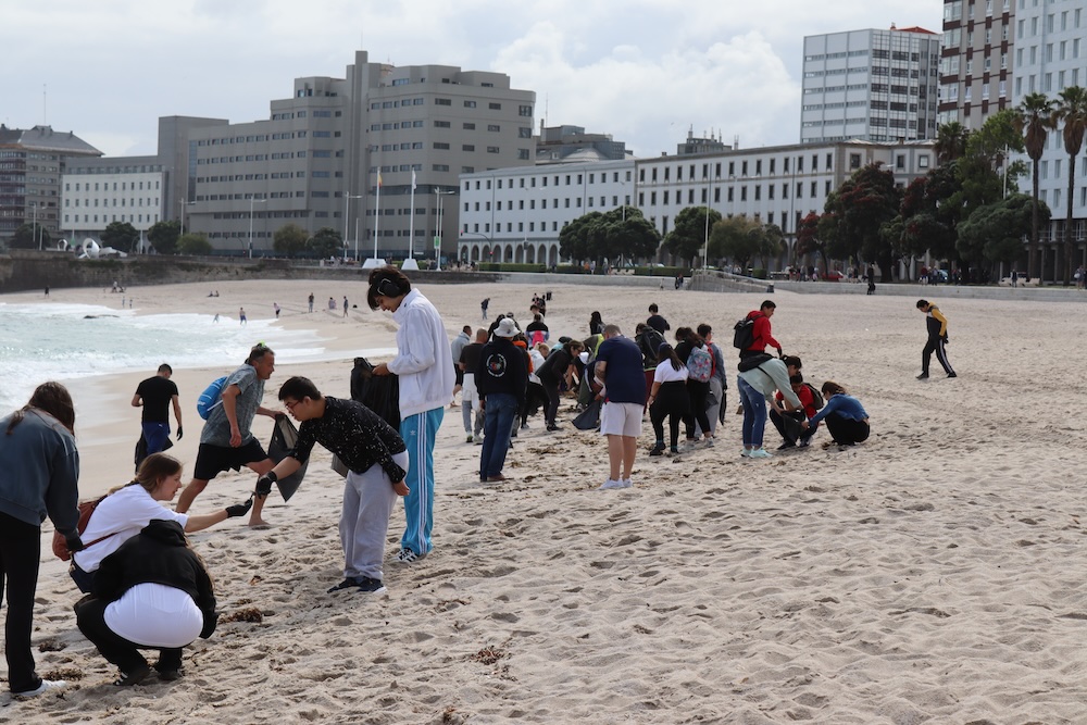Limpeza da praia de Riazor de Mar de Fabula Erguete e Cis e Teixeiro 2