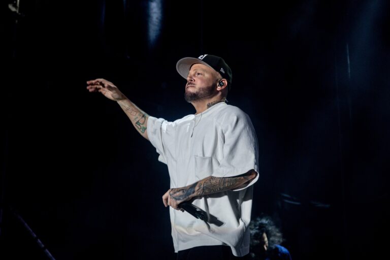 Residente únese ao boicot musical contra KKR e cancela o seu concerto no Morriña Fest