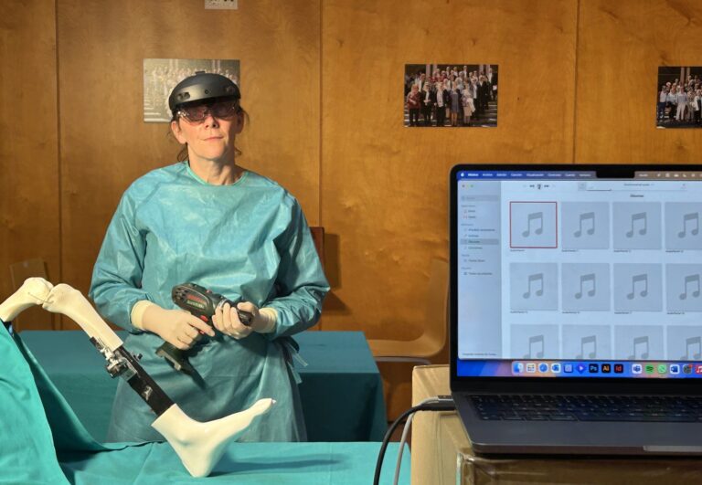 Colaboración entre a UDC e o Hospital de Ferrol para desenvolver lentes de realidade aumentada en cirurxía