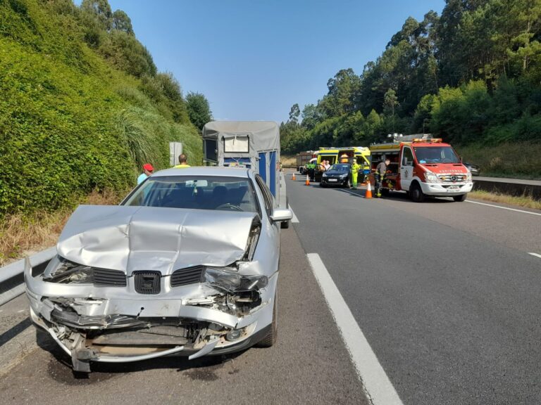 Catro feridos nun accidente con tres vehículos implicados na AP-9F, ao seu paso por Bergondo