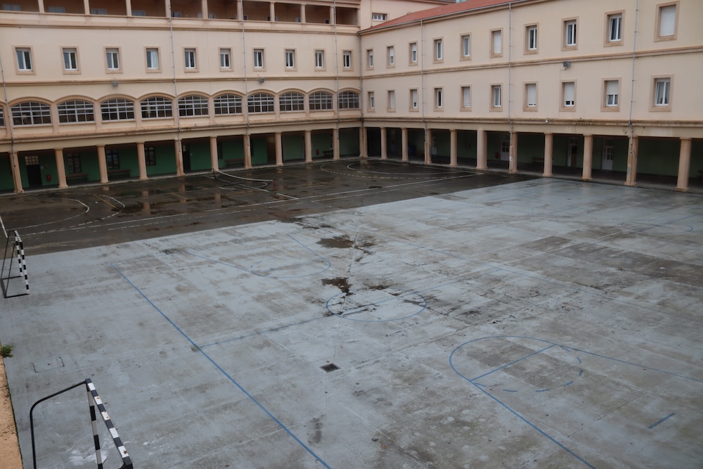 Interiores do IES Rosalia Mera