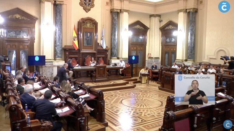 Momento no que Lorenzo marcha do pleno
