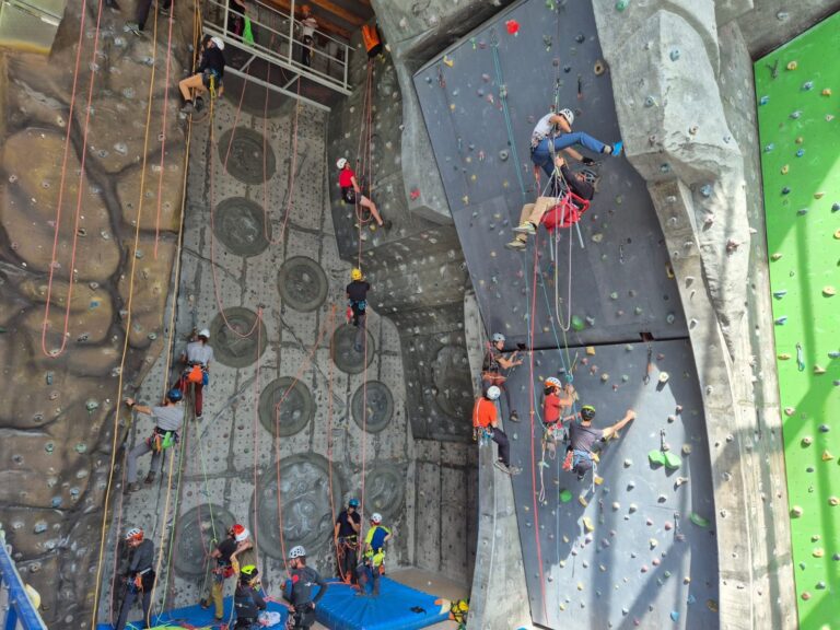 Programa de iniciación á escalada na Coruña para o mes de setembro