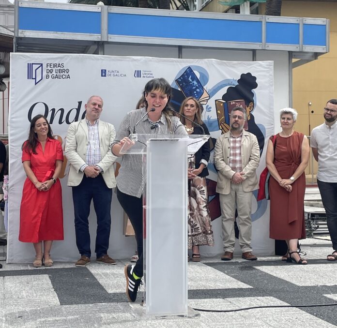 Lucia Aldao pregoeira da Feira do Libro da Coruna 2025