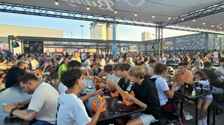 The Champions Burger trae ao Peirao de Calvo Sotelo as mellores hamburguesas do país