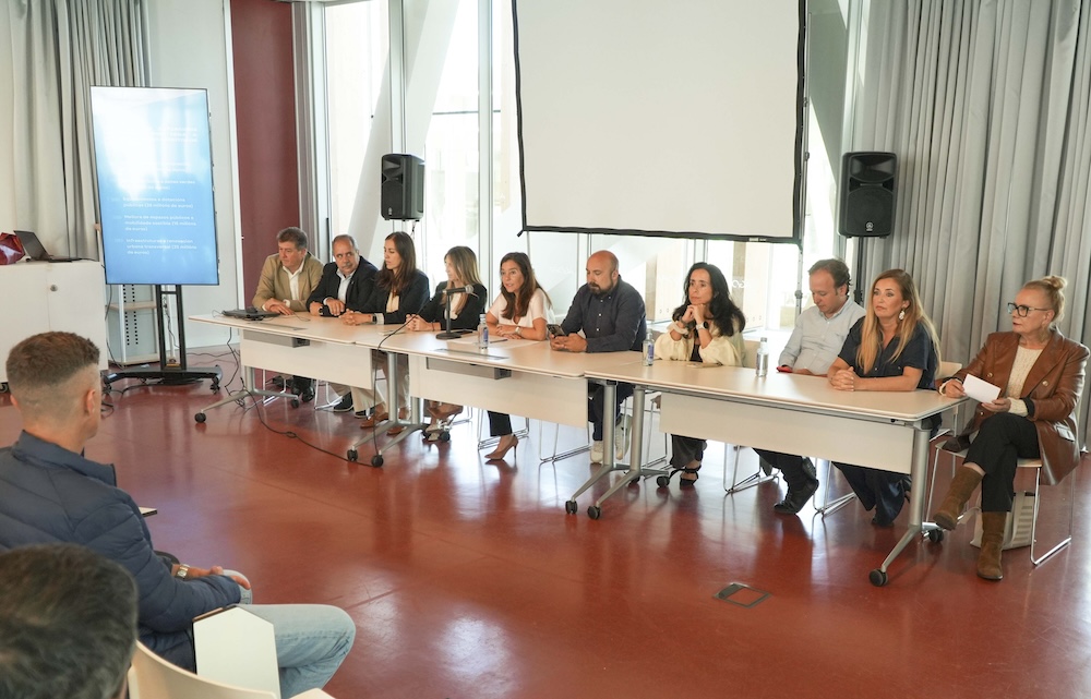 O Grupo de goberno socialista ao completo