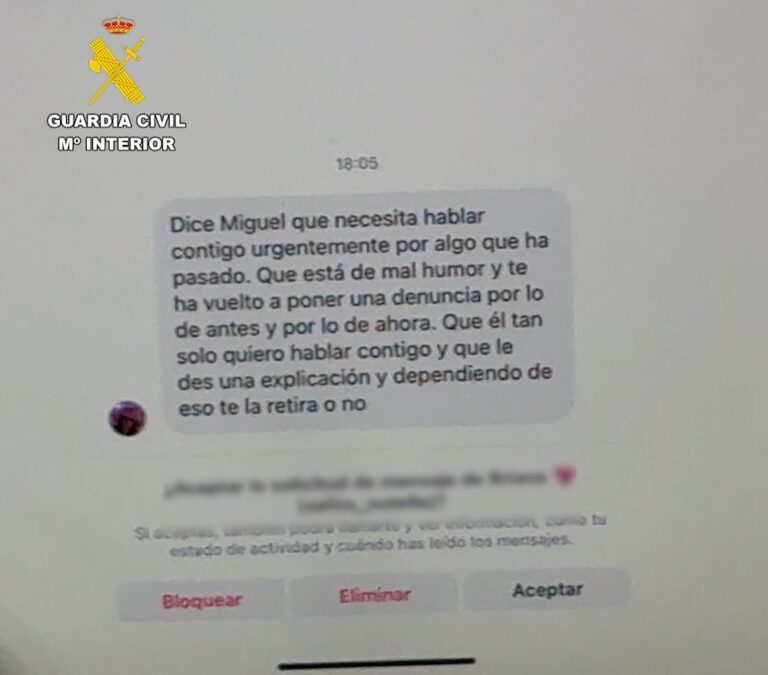 Mensaxe acosador sexual polas redes sociais