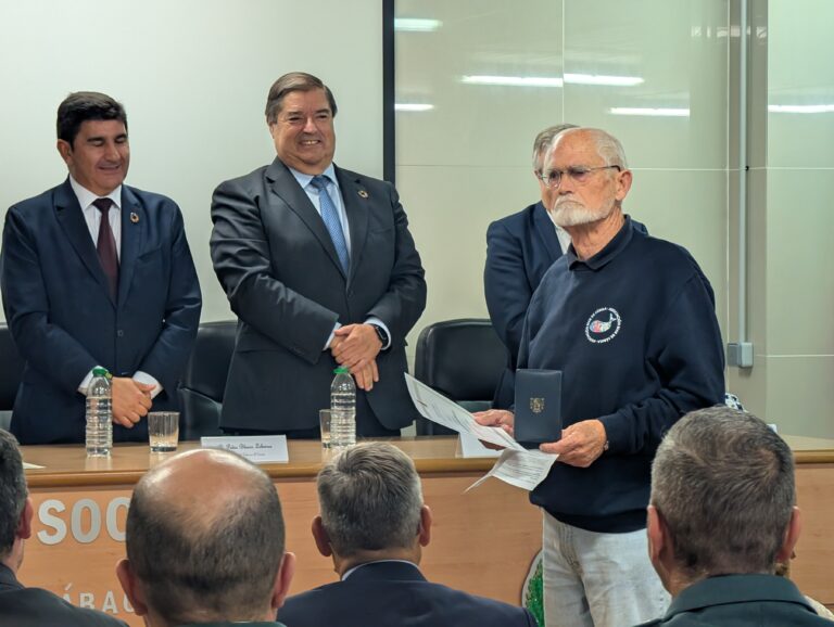 Xosé Manuel Barros de Mar de Fábula, recoñecido polo CIS Coruña