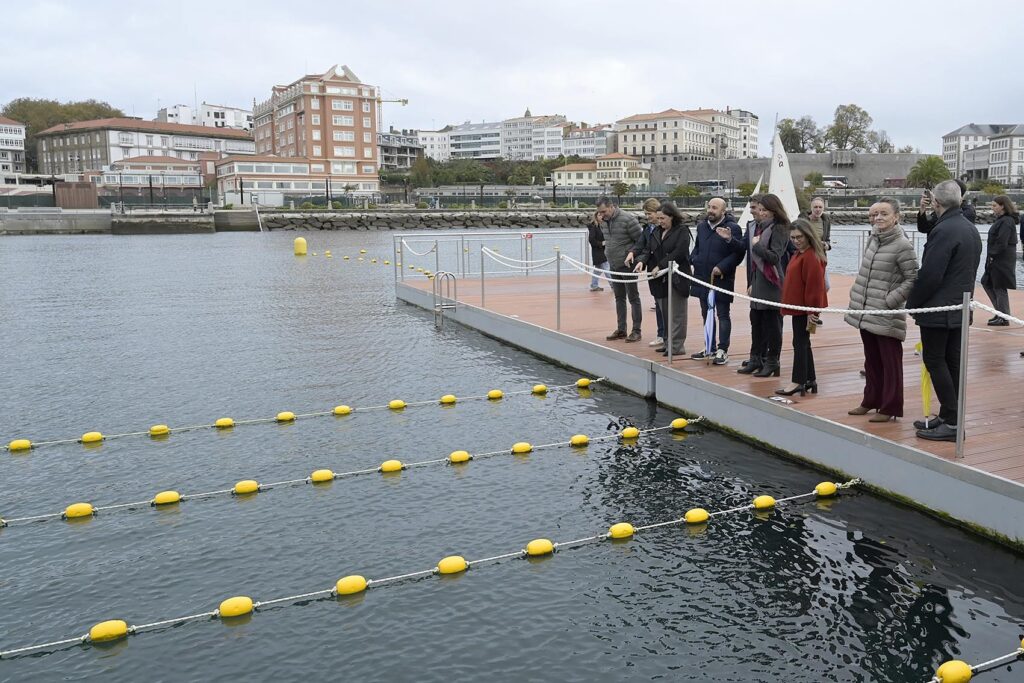 Nova estrutura flotante de O Parrote. MONCHO FUENTES