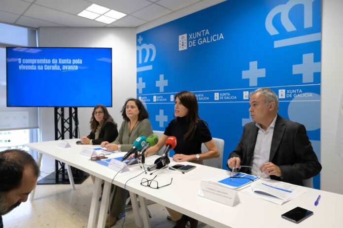 A conselleira de Vivenda e Planificación de Infraestruturas, María Martínez Allegue,  en rolda de prensa. MONCHO FONTES