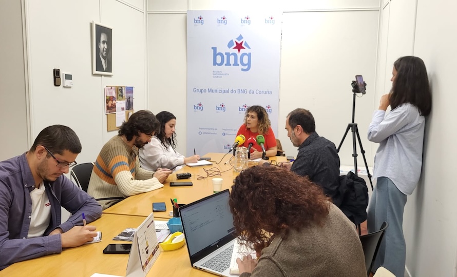 Avia Veira Conferencia de prensa sobre a Ordenanza das Terrazas