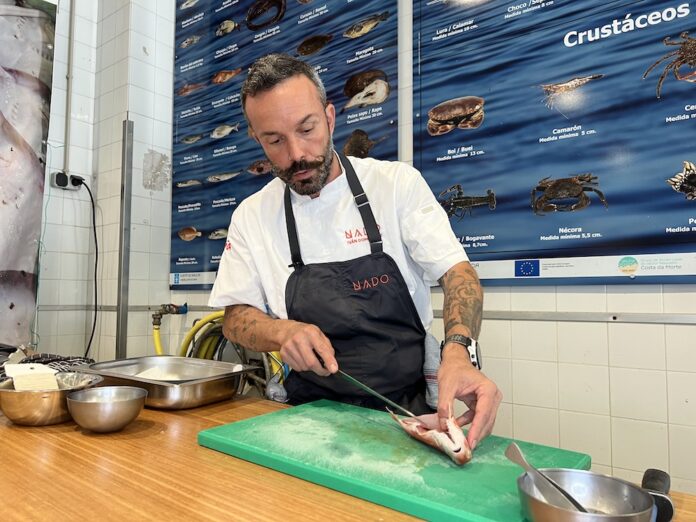 Iván Domínguez do restaurante Nado en na lonxa de Laxe