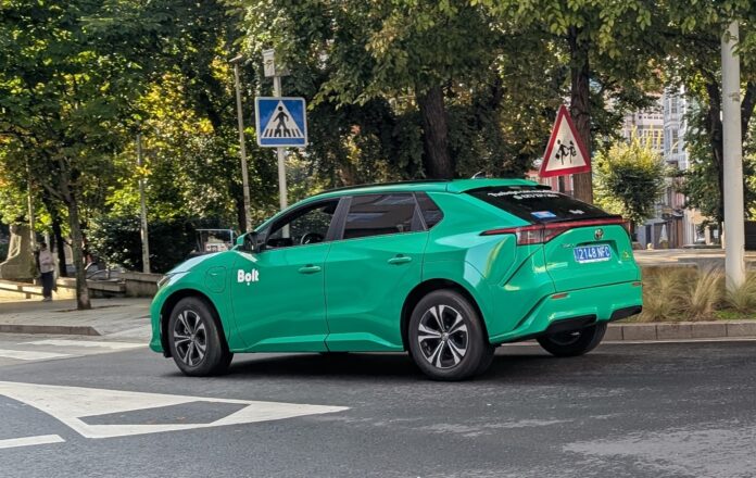 VTC BOlt pola Coruna