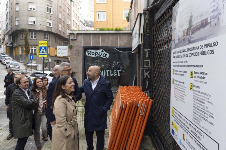 Comezan, por fin, as obras de remodelación do mercado de Santa Lucía