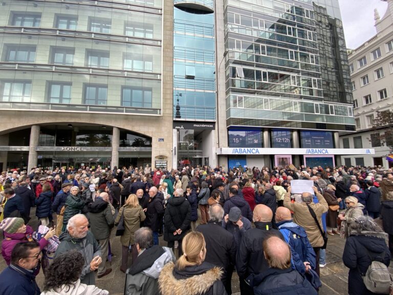 Concentracion na Coruna en apoio ao Fiscal Xeral-Foto-Ignacio Larrosa