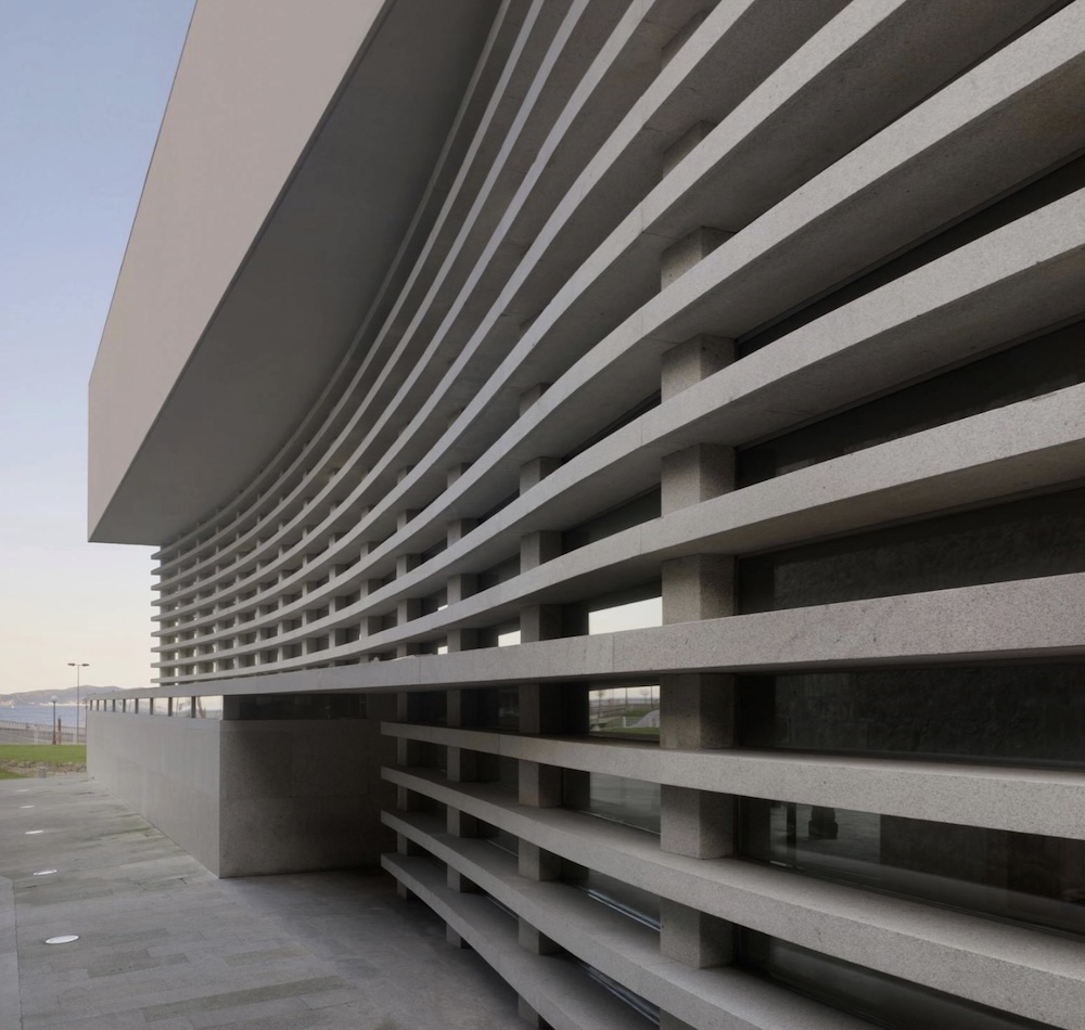 Fachada da Fundacion Luís Seoane-Foto-Hector Santos-Diez