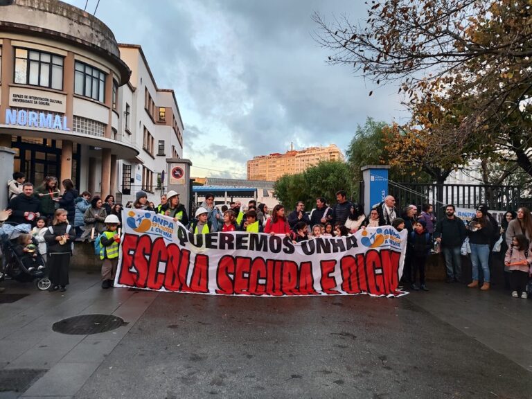 A ANPA do CEIP de Prácticas non cede tras un ano en loita contra o deterioro do centro