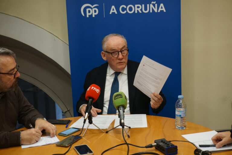 O voceiro do PP na Coruña reafírmase no “acoso” a funcionarios: “A alcaldesa debe pedir perdón”