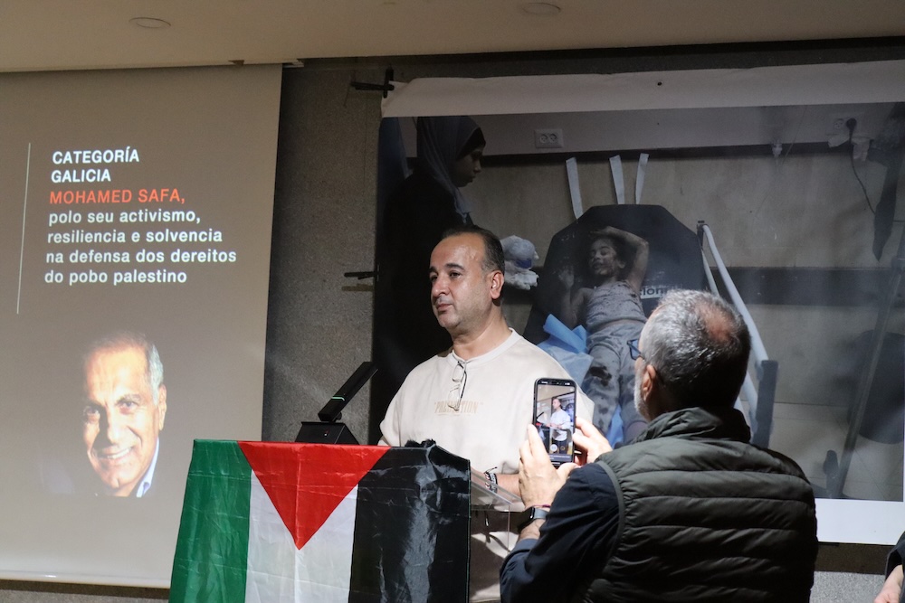 Rede Acampa-Refaat Alathamna