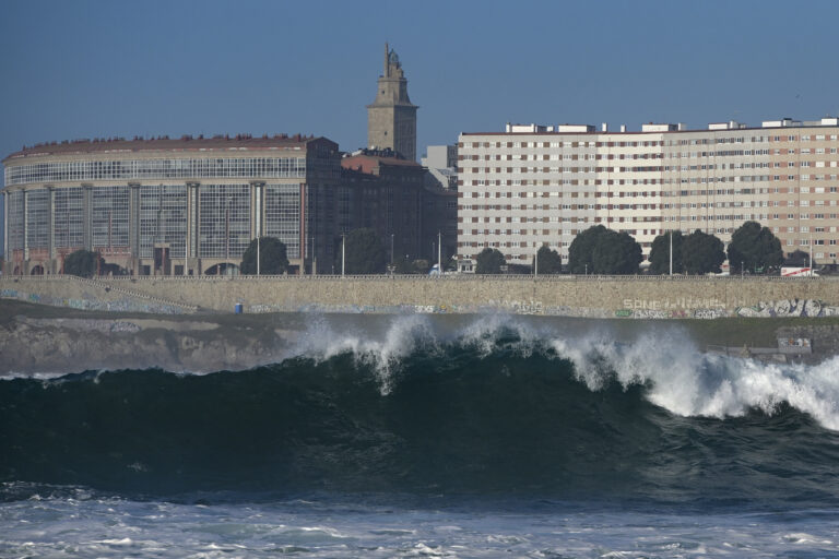 A Xunta activa para este luns a alerta laranxa por temporal costeiro no litoral da Coruña