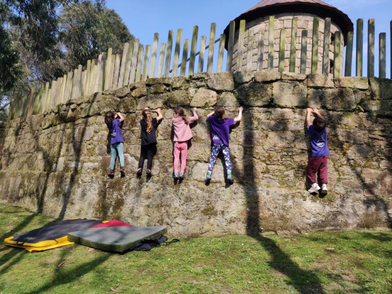 AMI Formando no Parque de Santa Margarida en Montanismo
