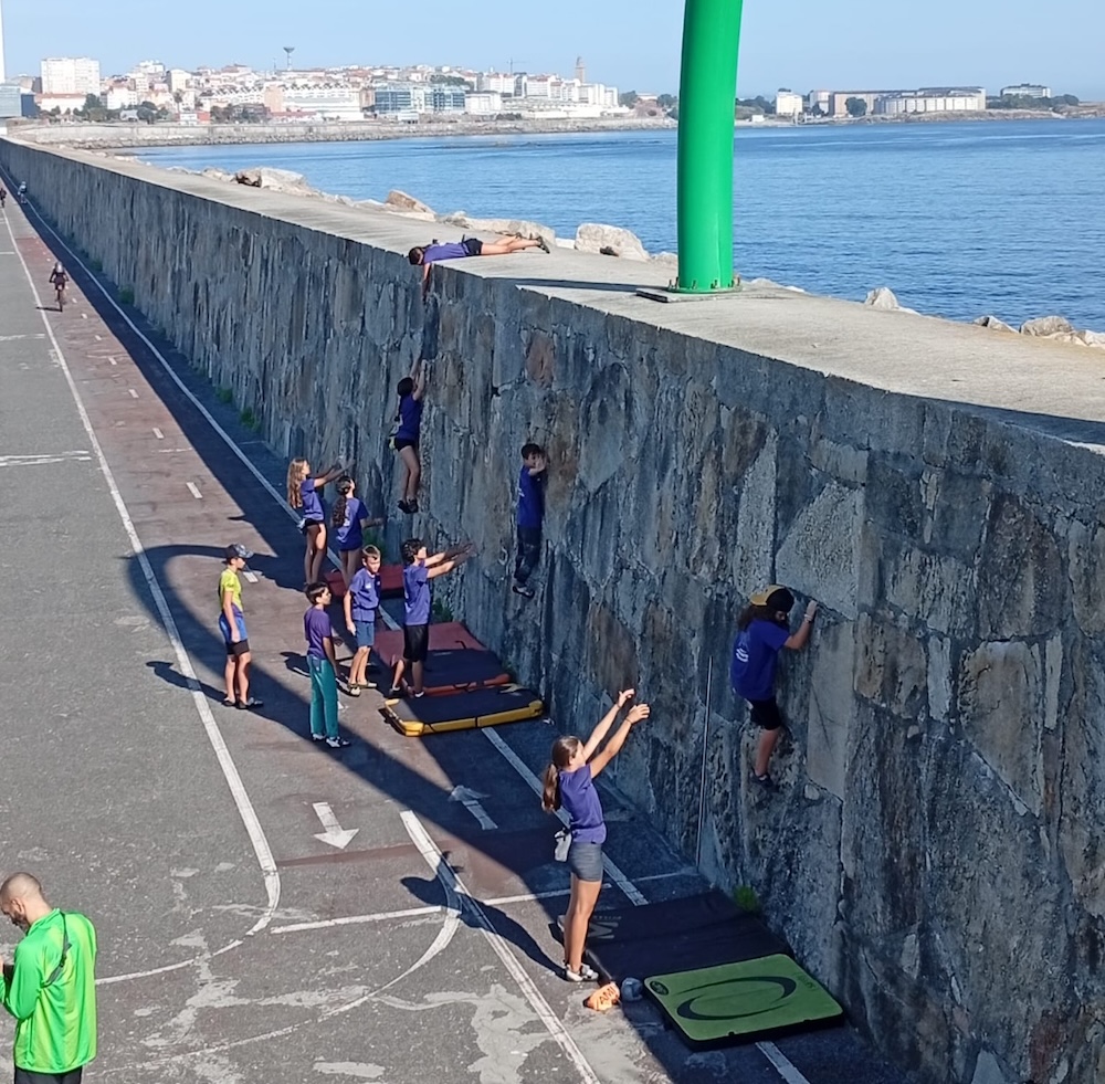 Clases de escalada de AMI no dique