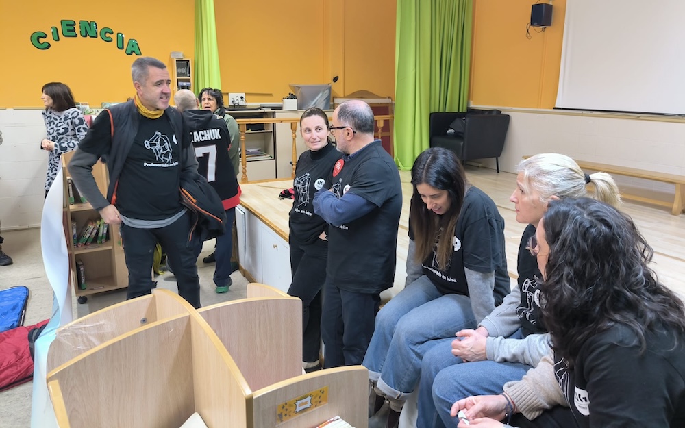 Docents concentrados no CEIP Concepcion Arenal da Coruna