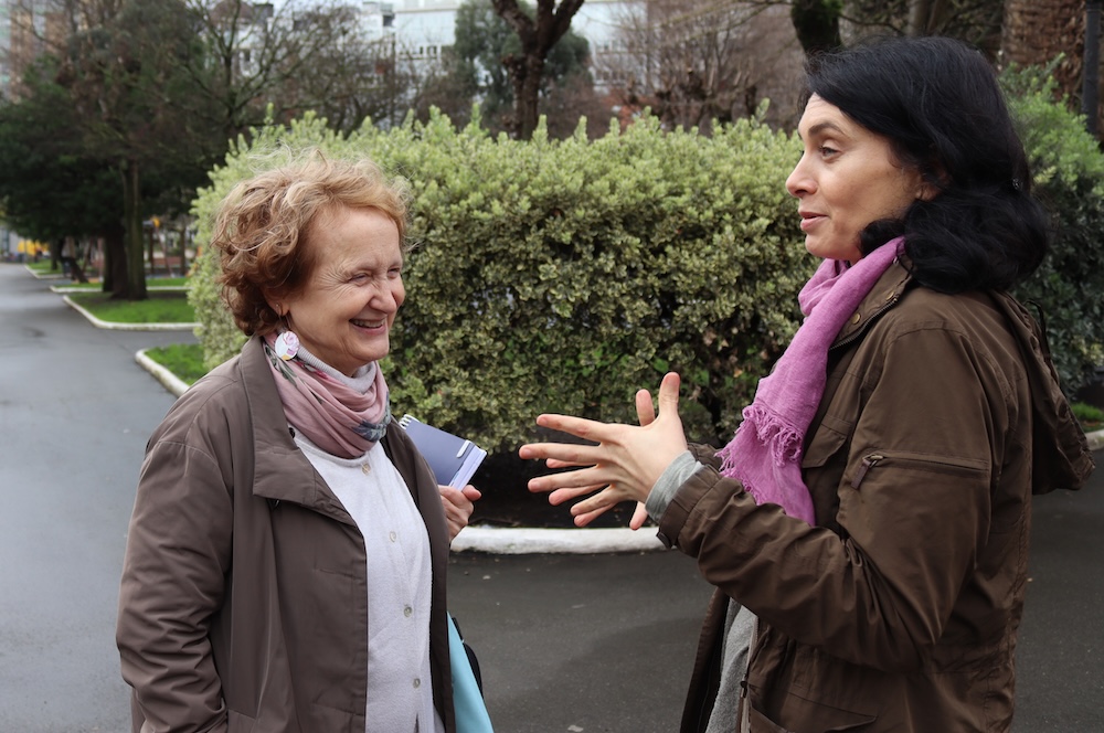 Maria Xose Bravo e Carmela Galego da ACAB no Campo de Marte