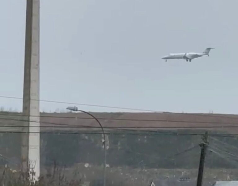 Aterraxe de emerxencia dun voo privado a Casablanca en Alvedro por un problema de osíxeno na cabina