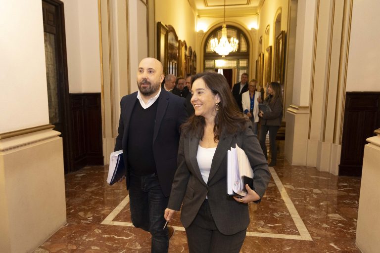 Inés Rey admite estar “desgustada” tras o enfrontamento verbal no pleno da Coruña e chama ao respecto institucional
