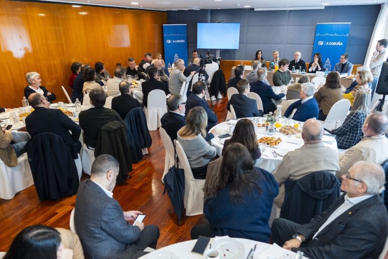 O Partido Popular mantén unha reunión con representantes do sector da vivenda da Coruña, no marco dun almorzo informativo no que participarán o vicesecretario nacional de Facenda, Vivenda e Infraestruturas do PP, Juan Bravo, a responsable de Vivenda n