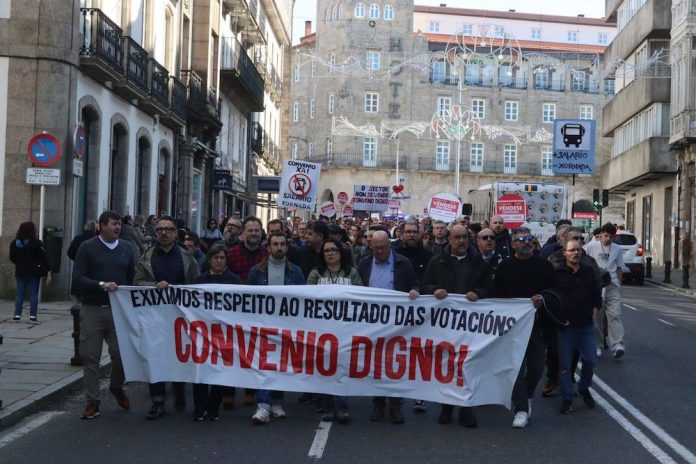 Imaxe da manifestación desta mañá dominical en Santiago