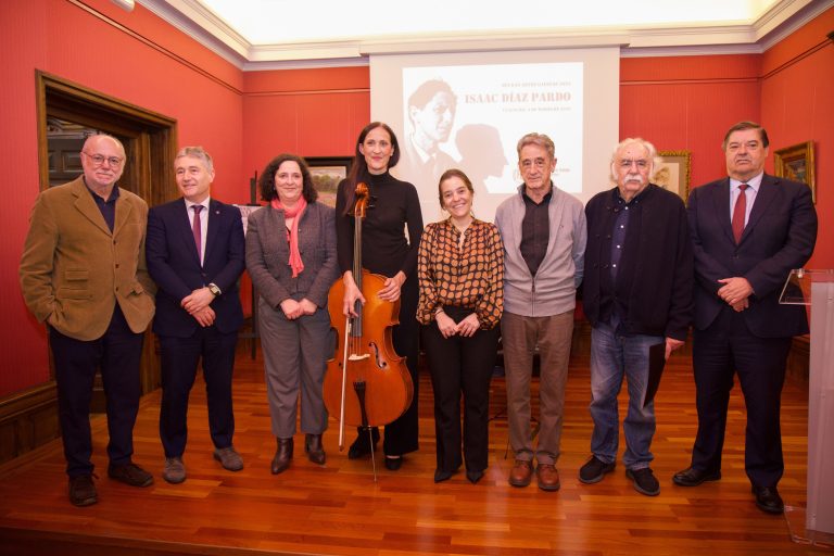 A Academia Galega de Belas Artes homenaxea ao intelectual Isaac Díaz Pardo na Coruña