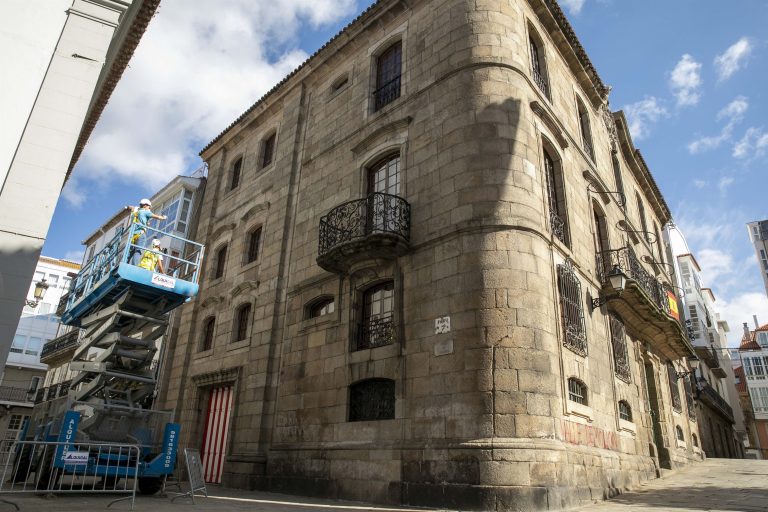 Unanimidade, con matices, no pleno da Coruña para apoiar o proceso de recuperación da Casa Cornide
