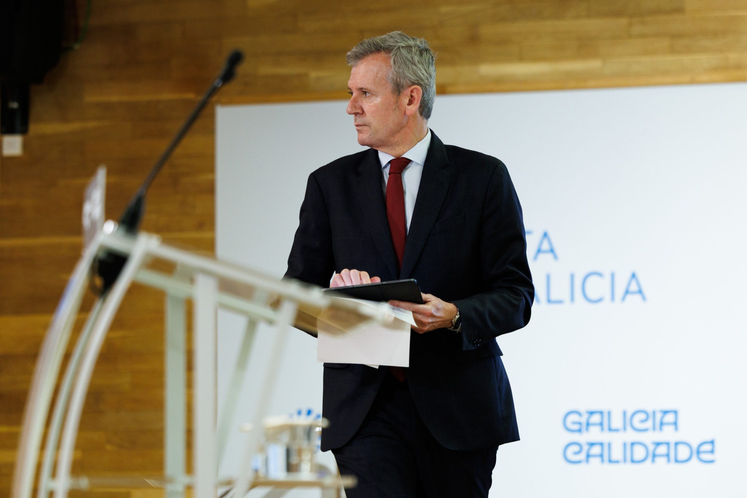 O titular do Executivo galego, Alfonso Rueda, na rolda de prensa posterior á reunión do Consello da Xunta.. XUNTA