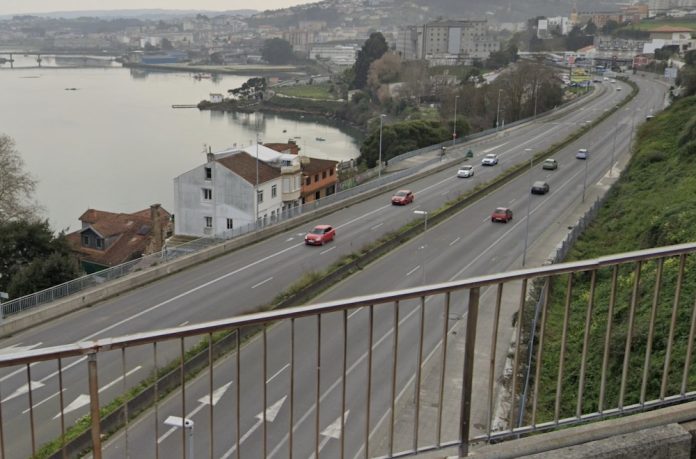 Avenda das Xubias dende a ponte do CHUAC