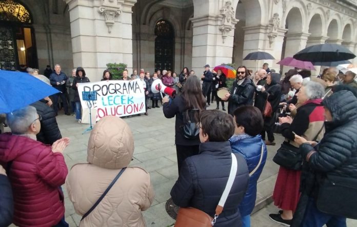 Concentracion docentes Lecer en Maria Pita