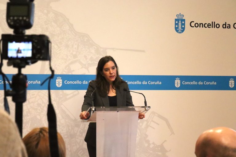 Ines Rey na rolda de prensa posterior a rolda de prensa da renuncia do Mundial