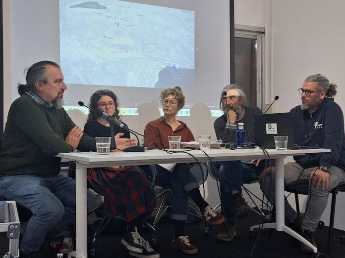 Mesa Redonda sobre o Monte Xalo en AC Alexandre Boveda