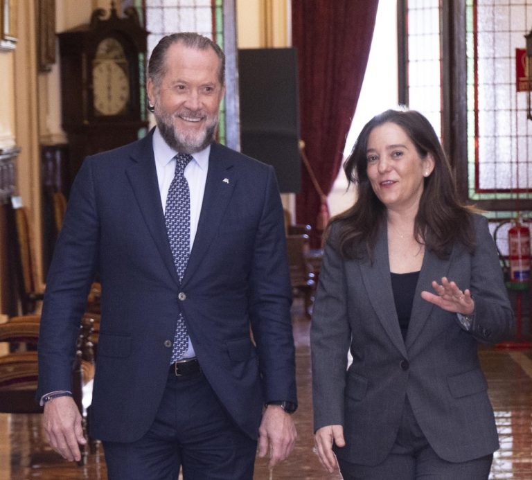 Inés Rey sobre a reforma de Riazor: “Imos paso a paso construíndo relación de confianza” co Dépor