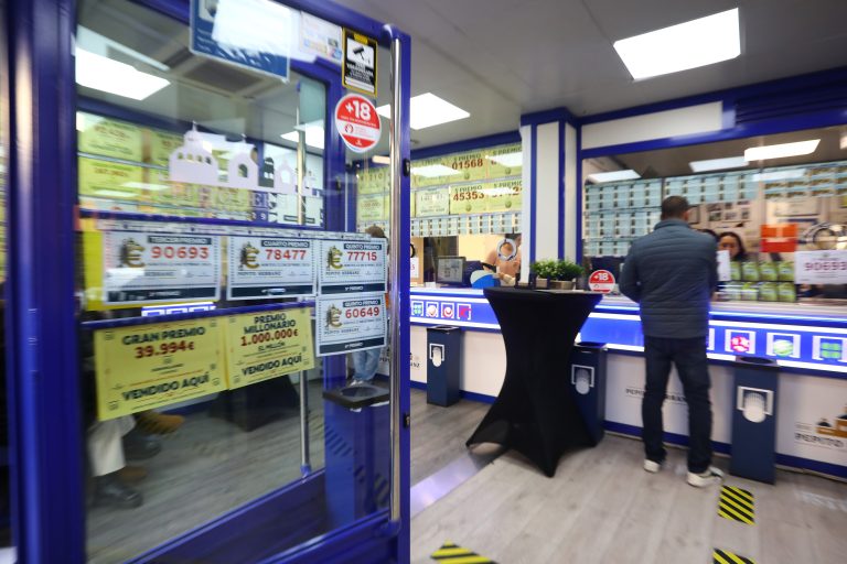 A xuízo o loteiro da Coruña acusado de quedar cunha Primitiva de 4,7 millóns