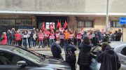 Concentracion de SOS Sanidade Publica no Centro de Saude de San Xose na Coruña